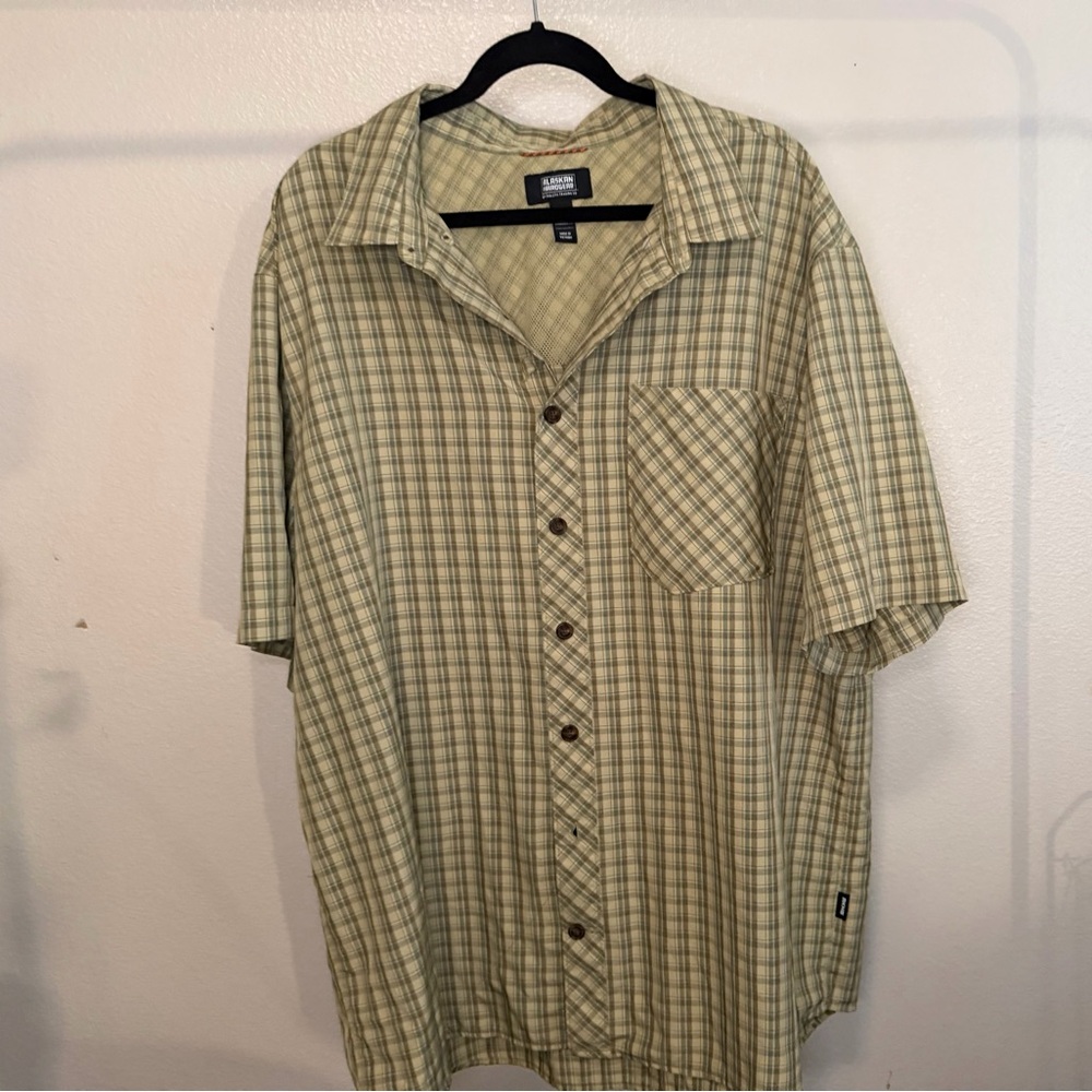 Duluth Trading Men's Green Plaid Sun/fishing shirt